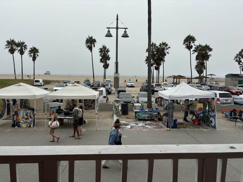 319 Ocean Front Walk, Venice, CA à louer - Photo principale - Image 1 de 7