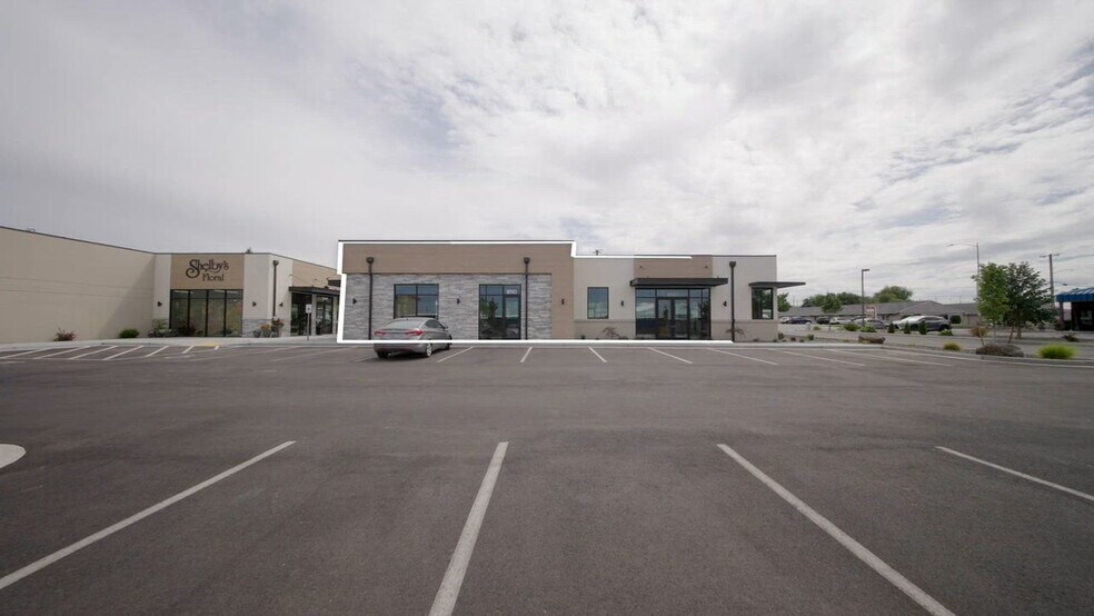 6018 W Clearwater Ave, Kennewick, WA à louer - Vidéo sur l’inscription commerciale - Image 2 de 25