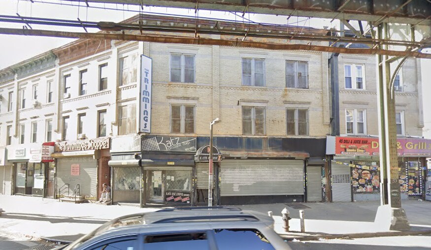 Borough Park Assemblage portefeuille de 2 propriétés à vendre sur LoopNet.ca Photo du bâtiment- Image 1 de 2