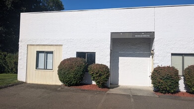 11 Sycamore Way, Branford, CT for lease Building Photo- Image 1 of 18