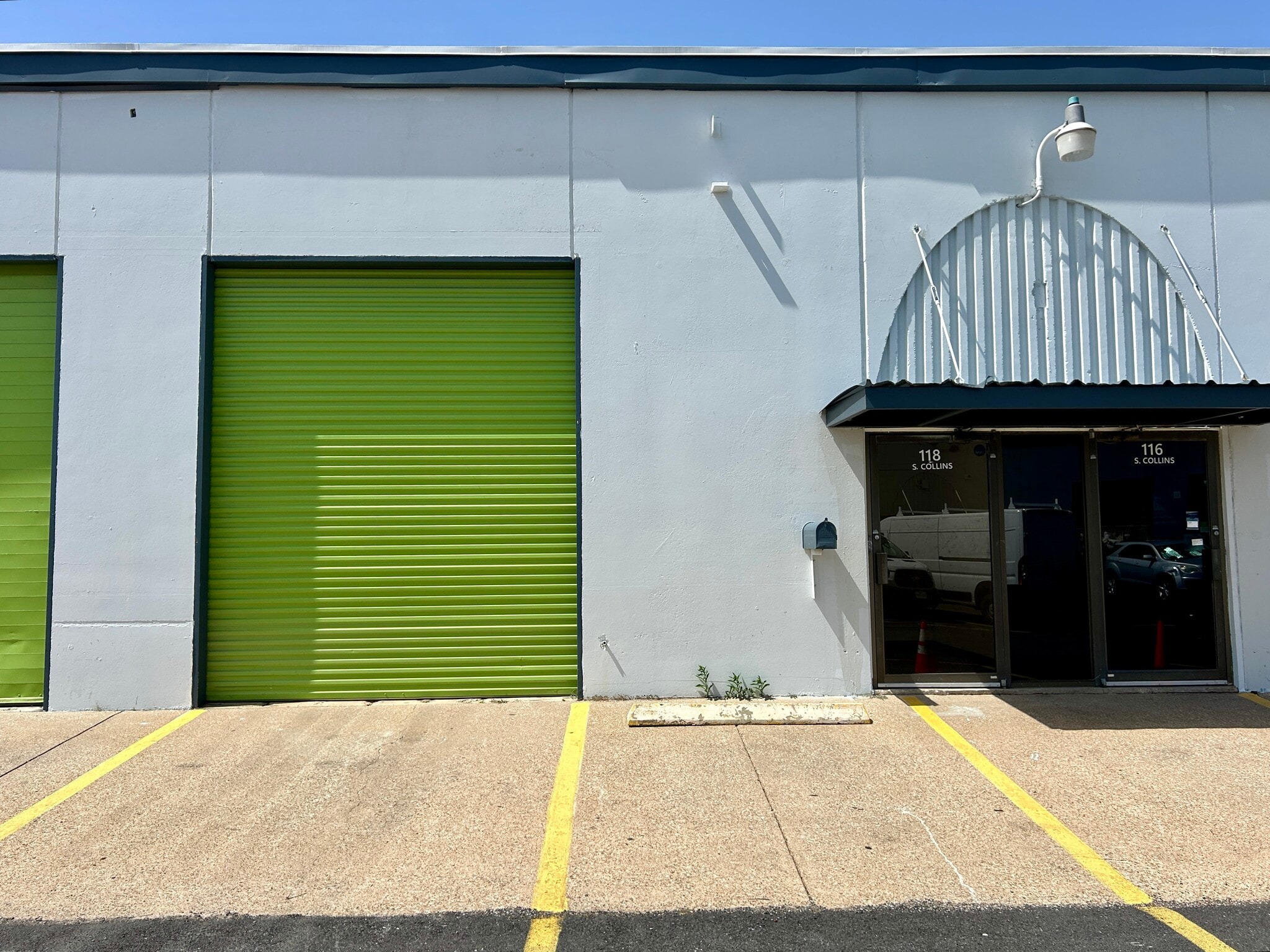 104-142 S Collins St, Arlington, TX for lease Building Photo- Image 1 of 10