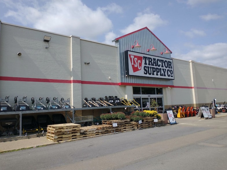 1001 E Main St, Bradford, PA for lease - Building Photo - Image 3 of 5