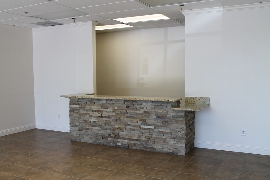 1111 Exposition Blvd, Sacramento, CA for lease - Building Photo - Image 2 of 5