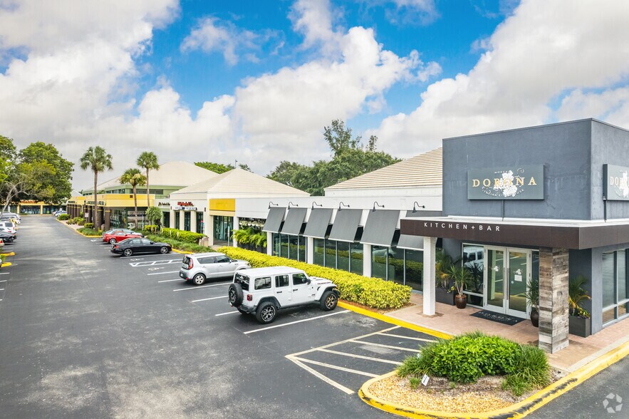 2100-2184 Tamiami Trl N, Naples, FL à louer - Photo du bâtiment - Image 3 de 8