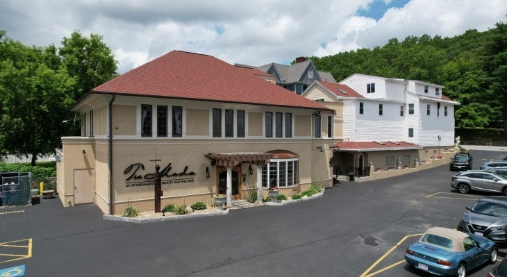 574 Pleasant St, Worcester, MA à vendre - Photo du bâtiment - Image 1 de 13