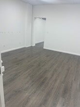 1097 Tulip Ave, Franklin Square, NY à louer Photo intérieure- Image 2 de 5