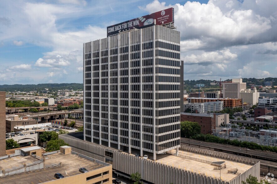 2 20th St N, Birmingham, AL à louer - Photo du bâtiment - Image 2 de 22