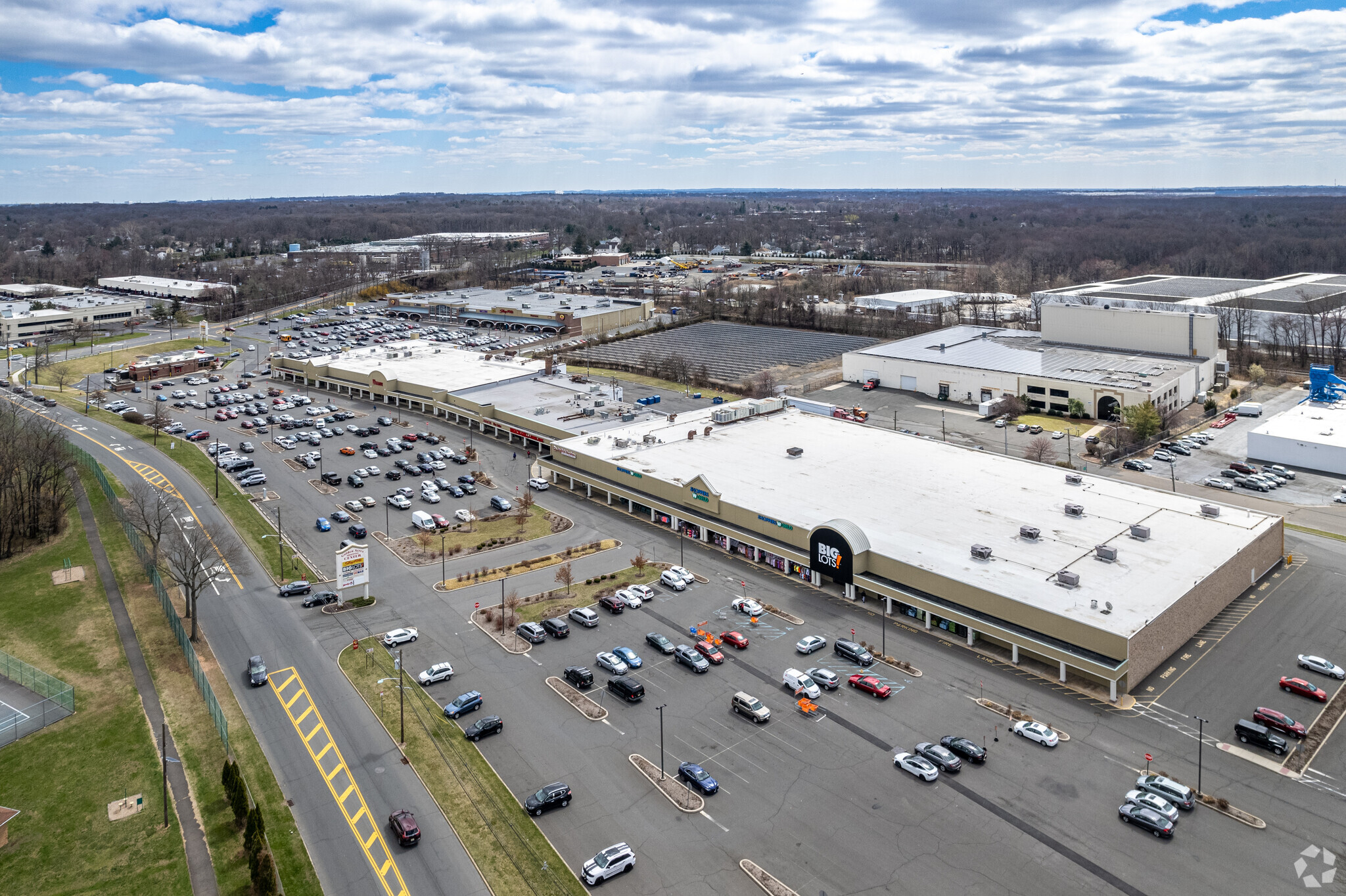 686-698 Oak Tree Ave, South Plainfield, NJ for lease Building Photo- Image 1 of 9