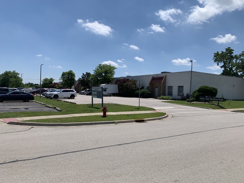 350 Smoke Tree Plaza Dr, North Aurora, IL for lease - Building Photo - Image 3 of 3
