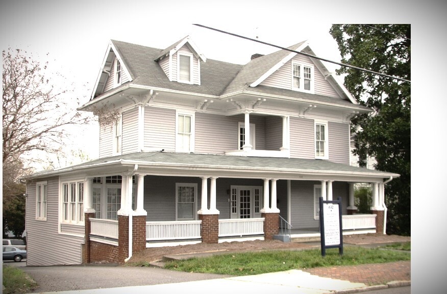 632 Holly Ave, Winston-Salem, NC à louer Photo du bâtiment- Image 1 de 2