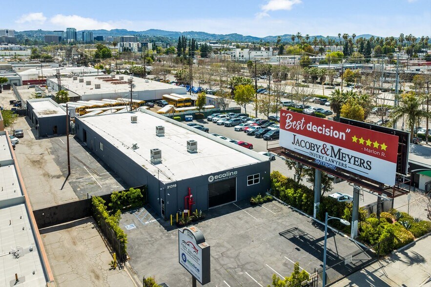 21314-21316 Sherman Way, Canoga Park, CA à louer - Photo du bâtiment - Image 2 de 16
