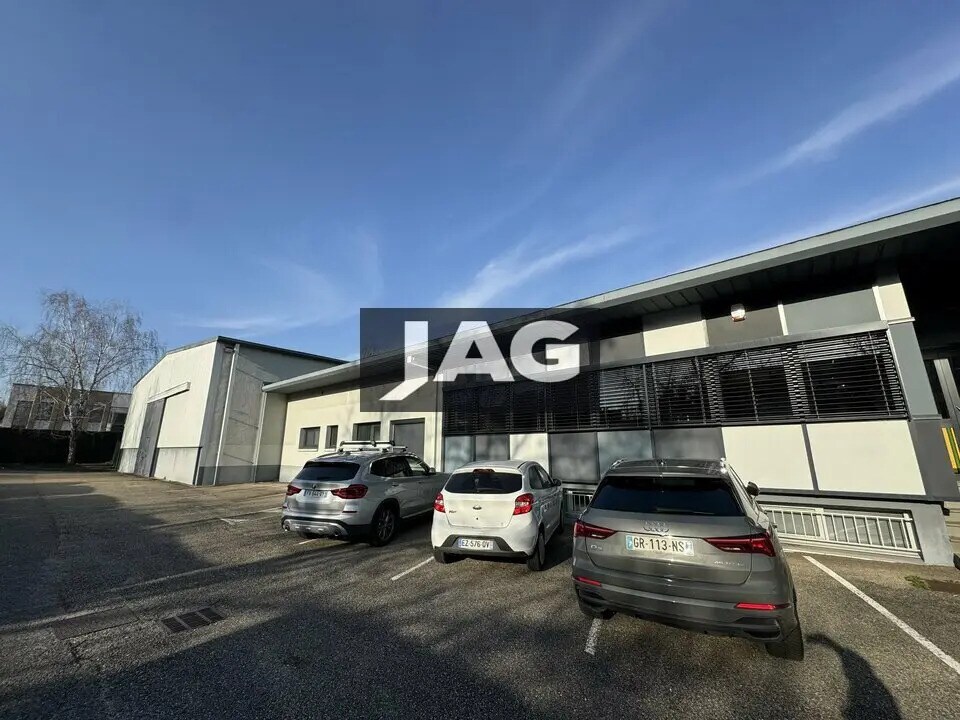 Local d'activités dans CHAMPAGNE-AU-MONT-D'OR à vendre Photo du bâtiment- Image 1 de 18