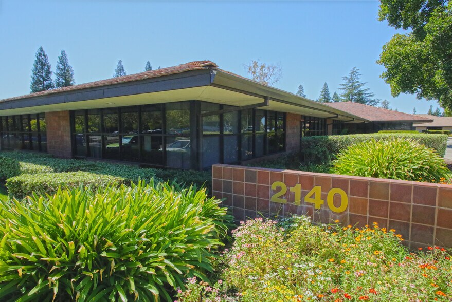 2140 Professional Dr, Roseville, CA à vendre - Photo du bâtiment - Image 2 de 12