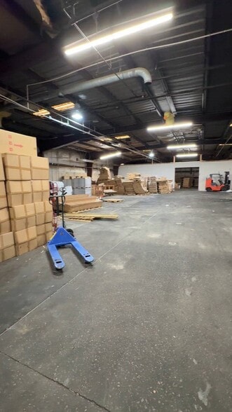 3209 Industry Dr, Charleston, SC for lease - Commercial Listing Video - Image 2 of 28