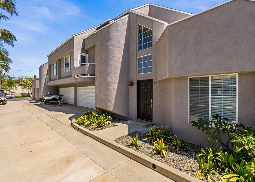 181 Cecil Pl, Costa Mesa, CA for sale - Building Photo - Image 3 of 9