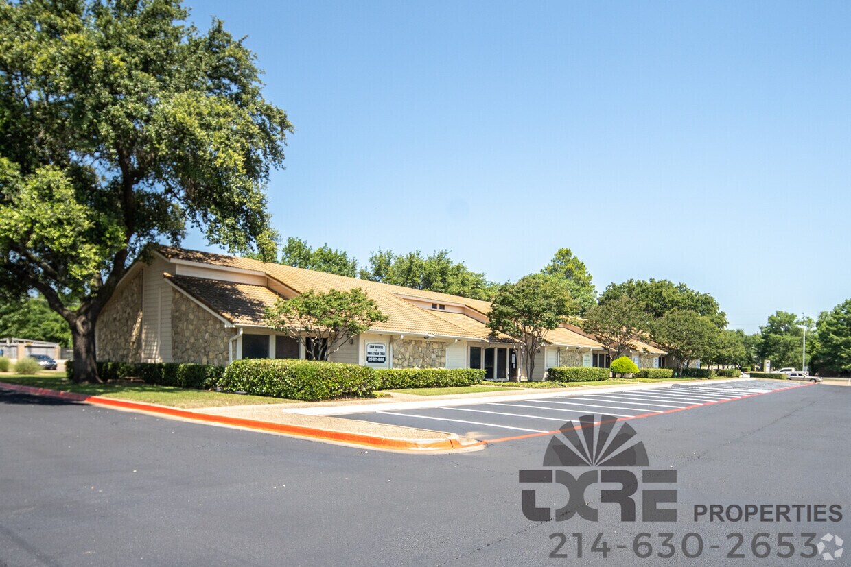 1180-1194 W Pioneer Pky, Arlington, TX for lease Building Photo- Image 1 of 20