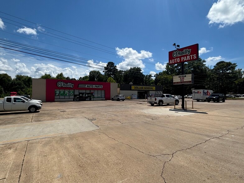 609 W Madison St, Houston, MS for sale - Building Photo - Image 3 of 4