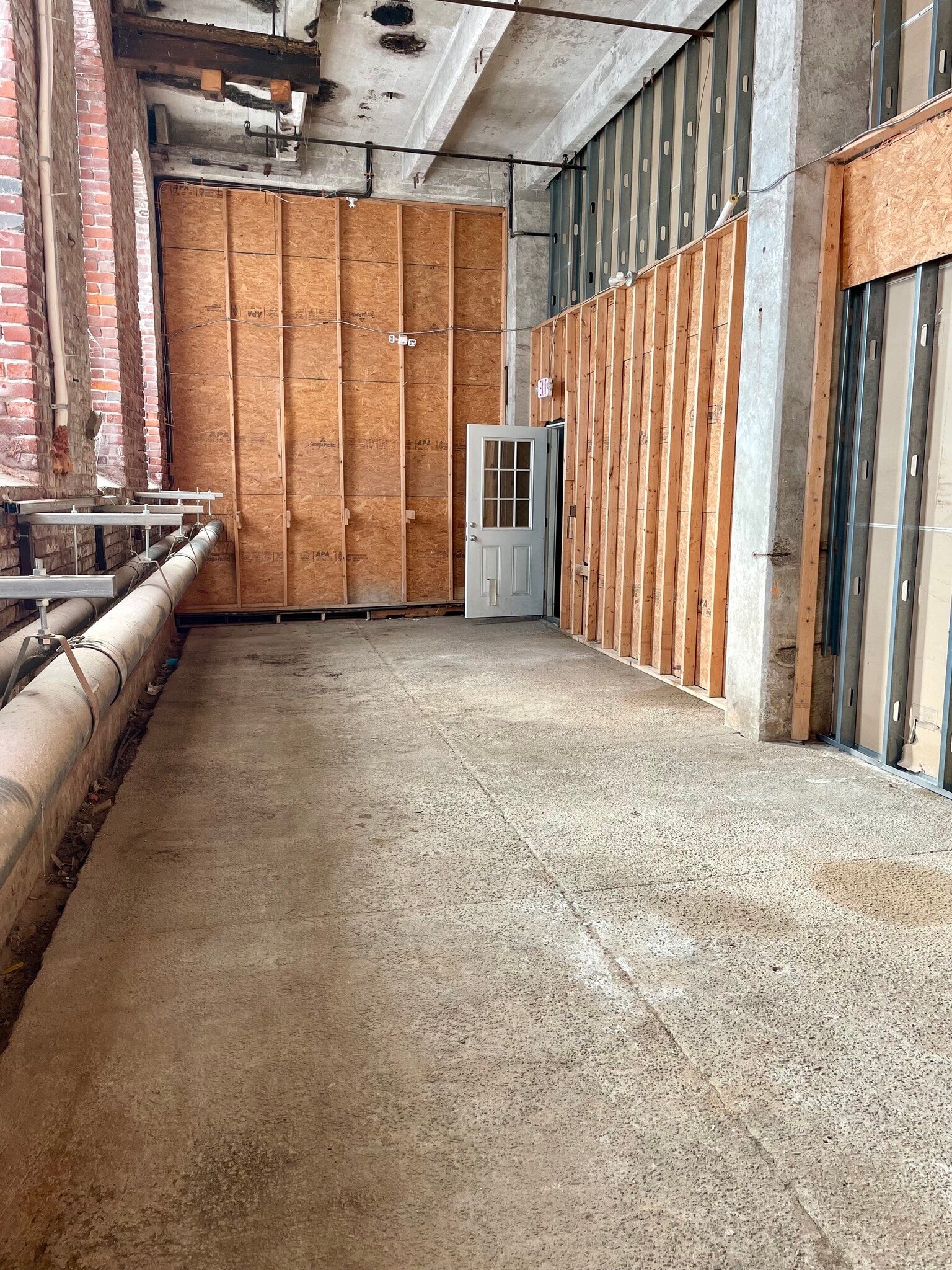 58 Pulaski St, Peabody, MA for lease Interior Photo- Image 1 of 3