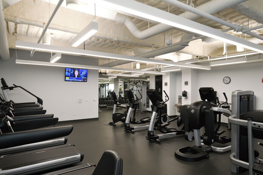 10275 W Higgins Rd, Rosemont, IL à louer - Photo intérieure - Image 2 de 14