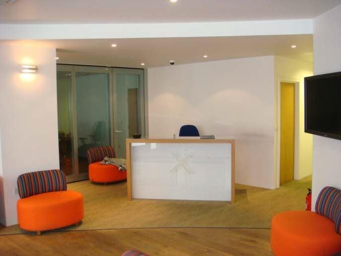 63-67 Wingate Sq, Londres à louer - Hall d’entrée - Image 2 de 16