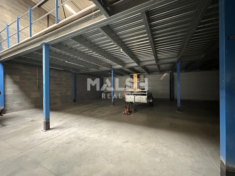 Flex in Gleizé for lease - Building Photo - Image 2 of 12