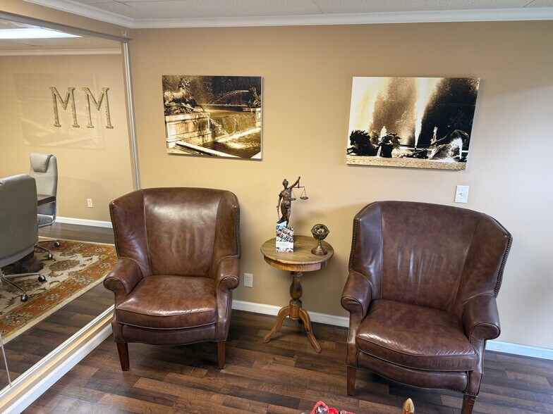 5412 N Palm Ave, Fresno, CA à louer - Photo du bâtiment - Image 3 de 10