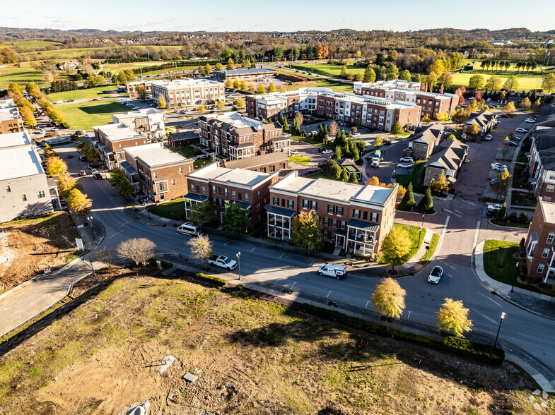 2024-2044 Tollgate Blvd, Thompsons Station, TN for lease - Building Photo - Image 3 of 4