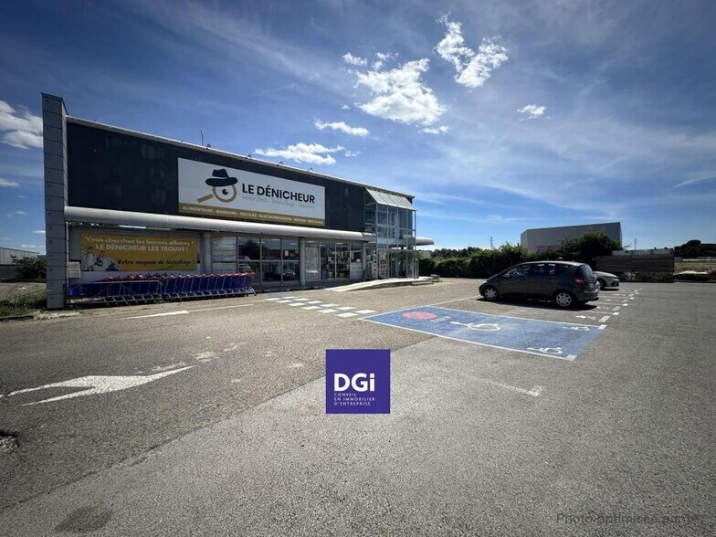 30 Rue Du Pied Ferme, Nîmes for lease - Building Photo - Image 2 of 7