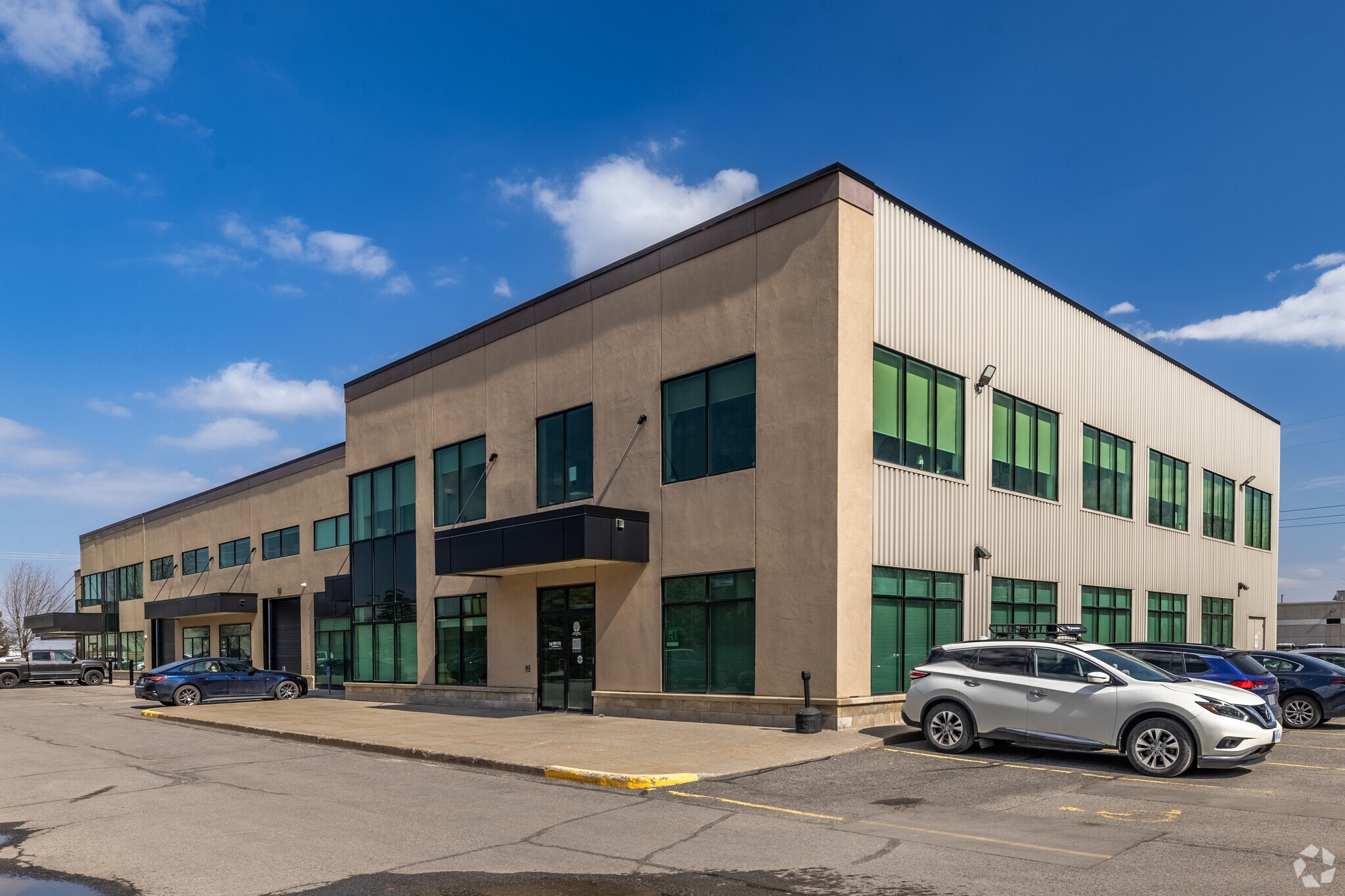 120 Iber Rd, Ottawa, ON à vendre Photo du bâtiment- Image 1 de 1