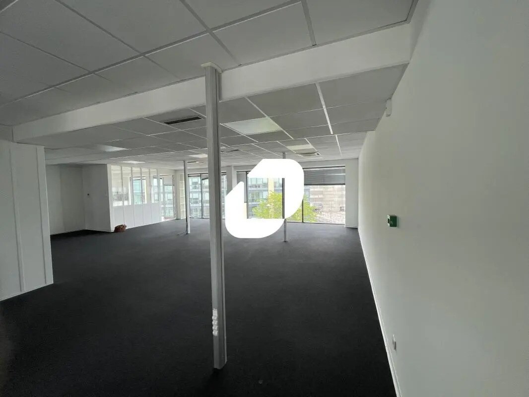 Office in Reims for lease Building Photo- Image 1 of 8