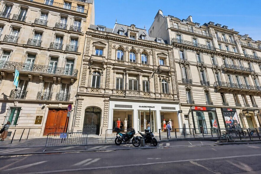 61 Rue Pierre Charron, Paris à louer - Photo du bâtiment - Image 1 de 20
