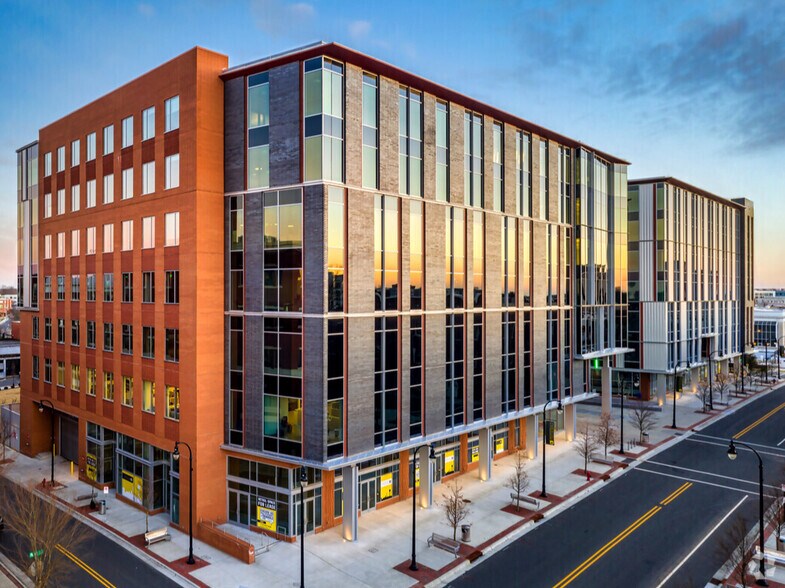 300 Morris St, Durham, NC à louer - Photo du bâtiment - Image 1 de 27