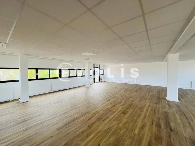 Office in Champigny-sur-Marne for lease - Building Photo - Image 2 of 14