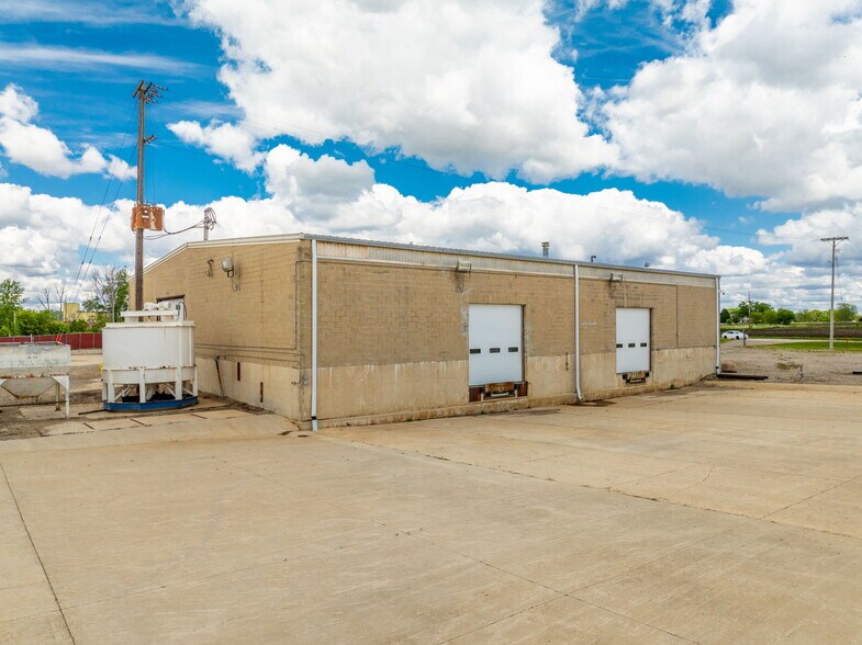 2302 S Pierce Ave, Mason City, IA for sale - Building Photo - Image 1 of 20