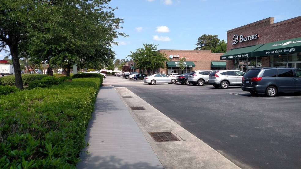 4107-4113 Oleander Dr, Wilmington, NC à louer - Photo du bâtiment - Image 2 de 11