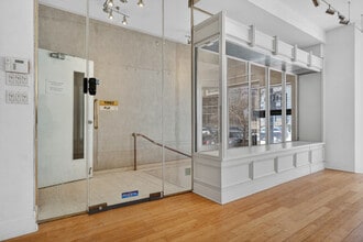 1490 Rue Sherbrooke O, Montréal, QC à louer Photo intérieure- Image 2 de 15