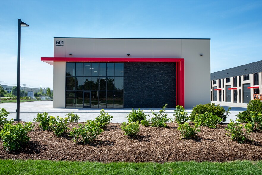503 S Weber Rd, Bolingbrook, IL à louer - Photo du bâtiment - Image 3 de 5