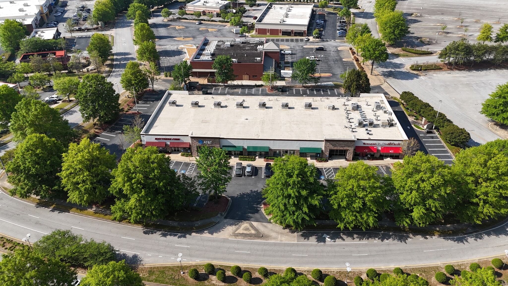 7105 Stonecrest Pky, Lithonia, GA for lease Primary Photo- Image 1 of 19