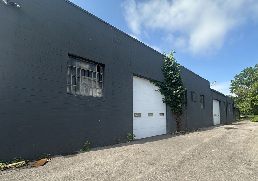 1954-1956 Walnut St, Columbus, OH for lease - Building Photo - Image 2 of 3