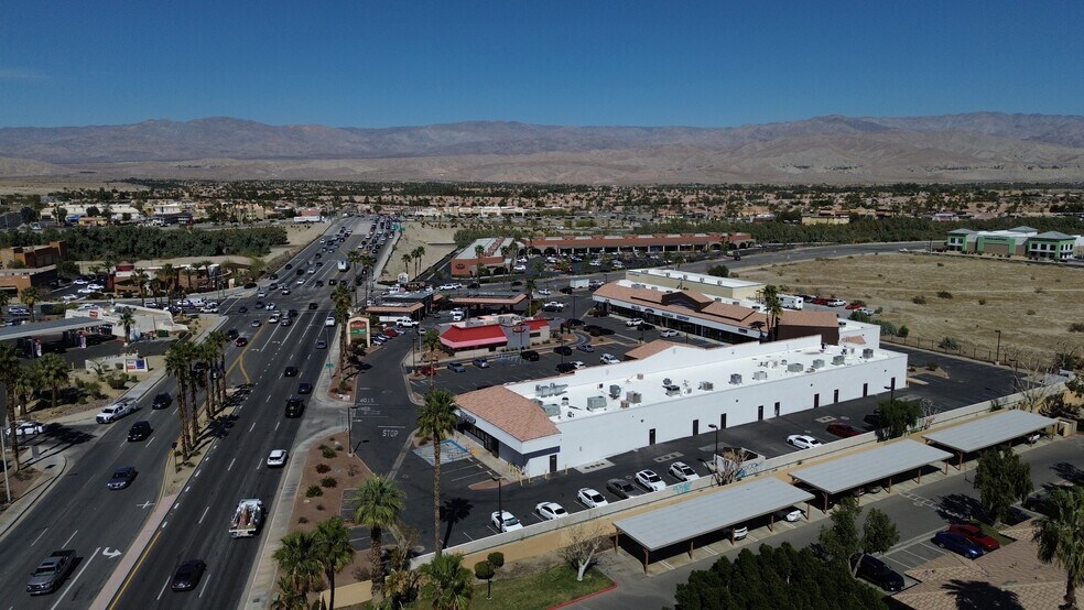 40100 Washington St, Bermuda Dunes, CA à louer - Photo du bâtiment - Image 2 de 5