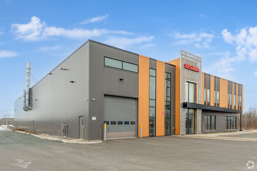 4695 Rue De La Pascaline, Lévis, QC for lease - Primary Photo - Image 1 of 5