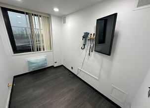 711A-711D Seagirt Ave, Far Rockaway, NY à louer Photo intérieure- Image 1 de 1