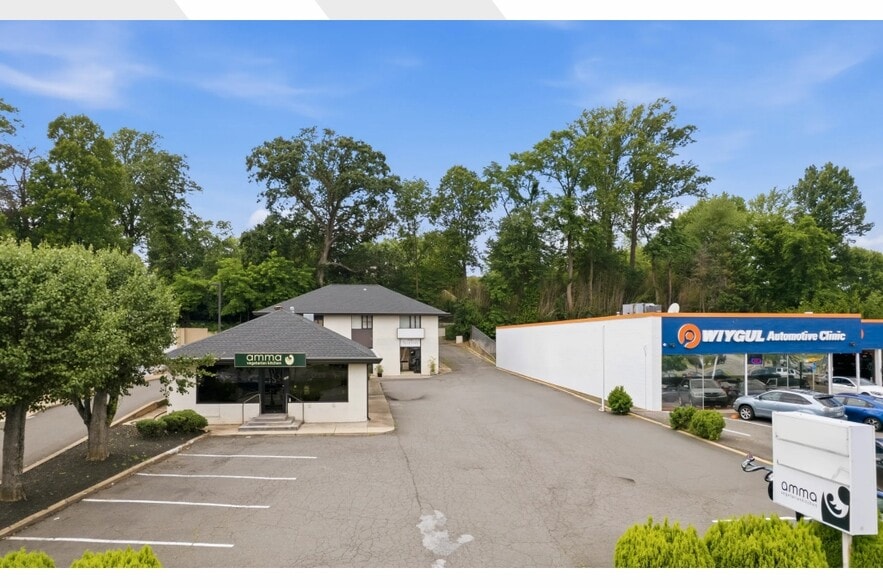 344 Maple Ave, Vienna, VA for sale - Building Photo - Image 2 of 9