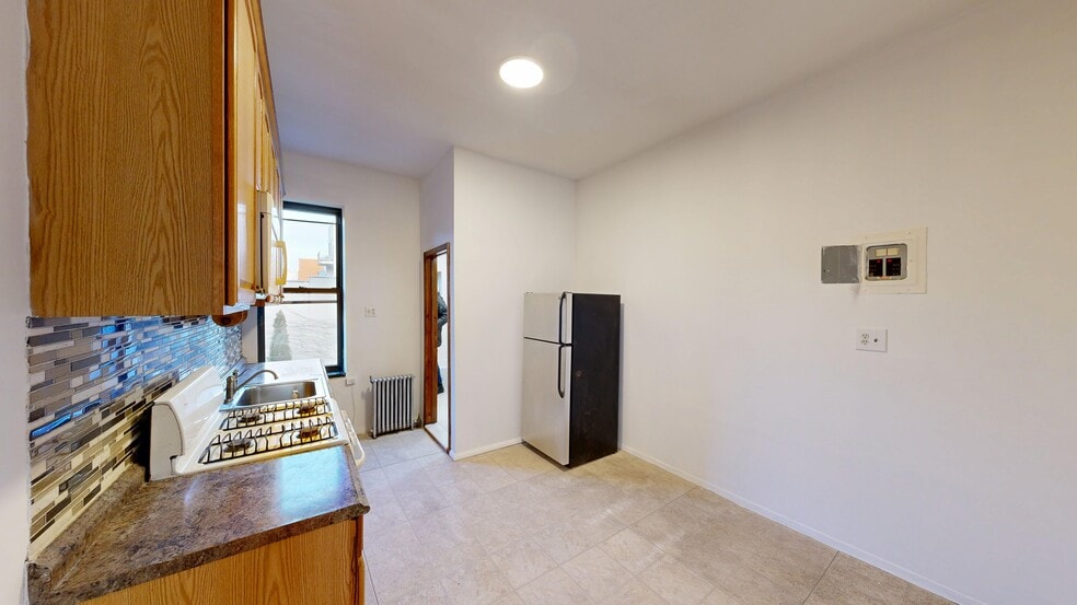 954 Manhattan Ave, Brooklyn, NY for sale - Building Photo - Image 2 of 15