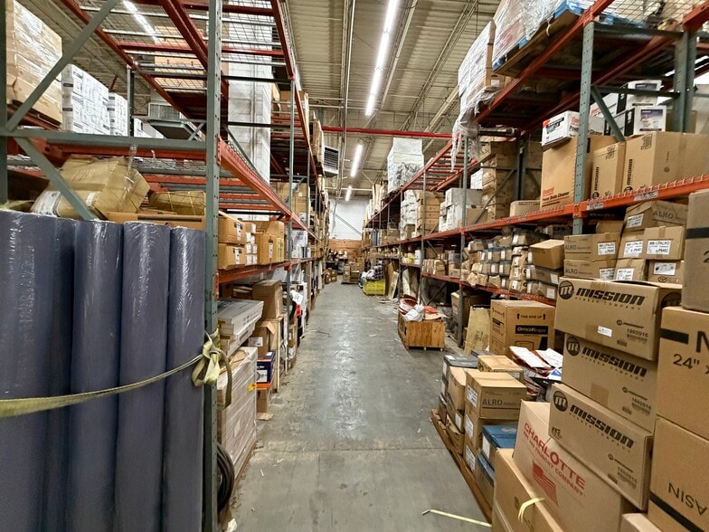 2510 Ulmer St, College Point, NY à louer - Photo du bâtiment - Image 3 de 5