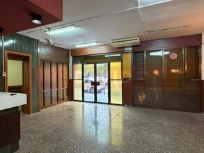 Commerce de détail dans L'Hospitalet de Llobregat, Barcelona à louer Photo intérieure- Image 2 de 8