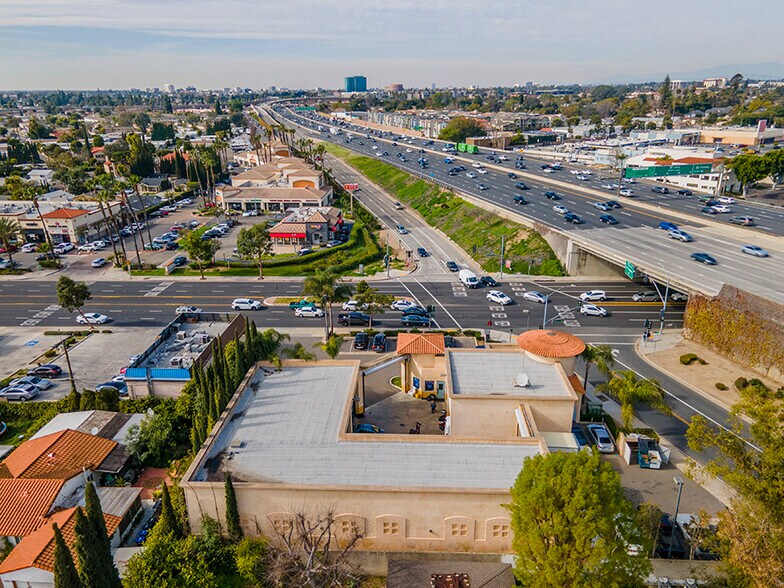 14122 Newport Ave, Tustin, CA à vendre - Photo du bâtiment - Image 3 de 8