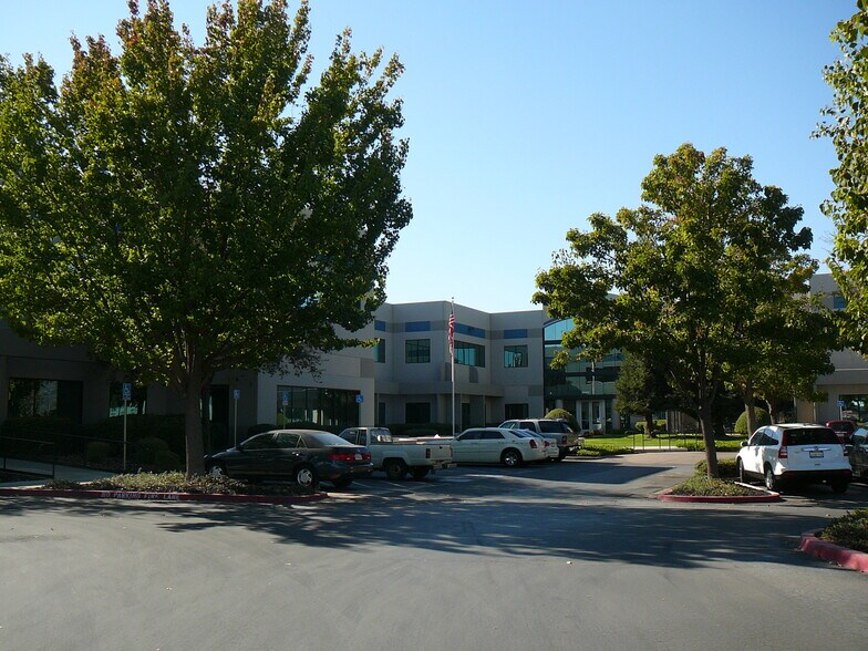 10000 Goethe Rd, Sacramento, CA à vendre - Photo du bâtiment - Image 3 de 8