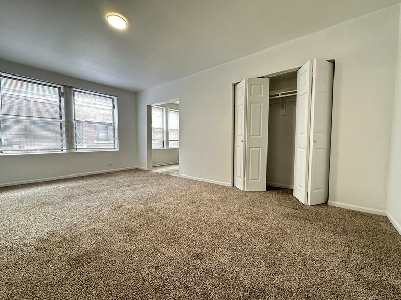 808 W 76th St, Chicago, IL à vendre - Photo du bâtiment - Image 3 de 5