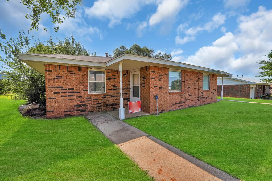 418 N Electra St, Sayre, OK à vendre - Photo du bâtiment - Image 2 de 23